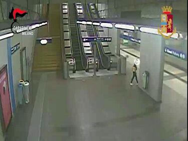 Milano, immigrato molesta una 25enne 1