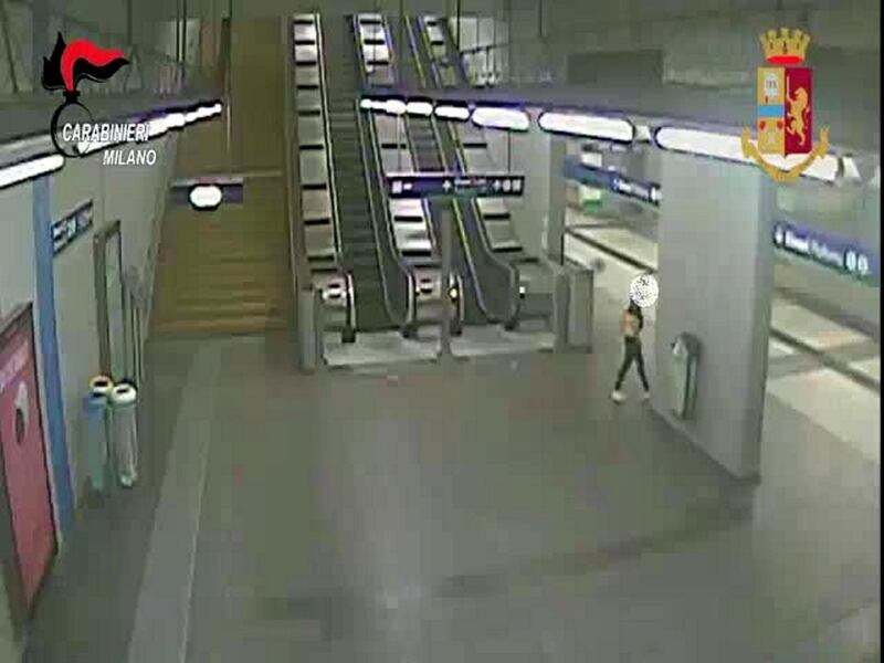 Milano, immigrato molesta una 25enne 1