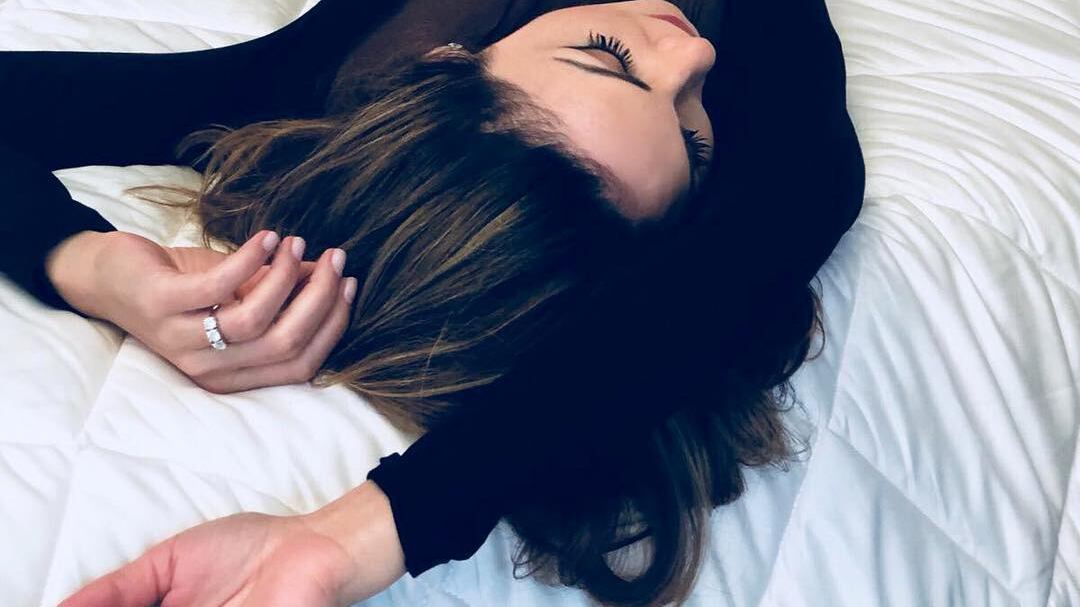 Anna Tatangelo sexy su Instagram. Il body non copre abbastanza