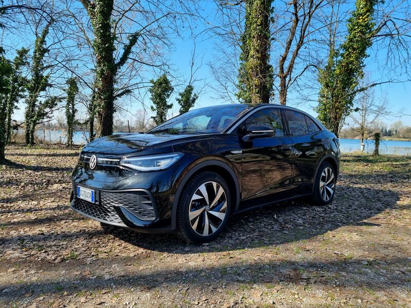 Volkswagen ID.5, guarda le foto del crossover coupè elettrico 15
