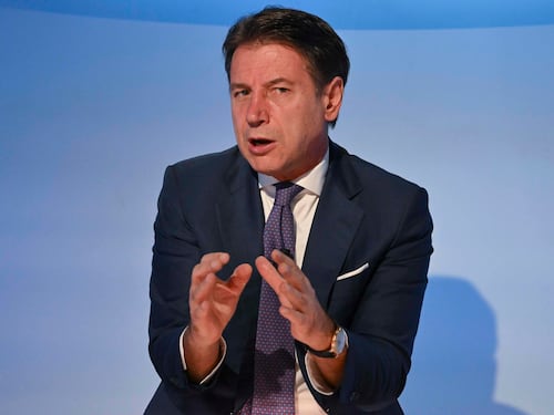 "Chiede armi? Così accetta l'escalation". Conte contro Zelensky