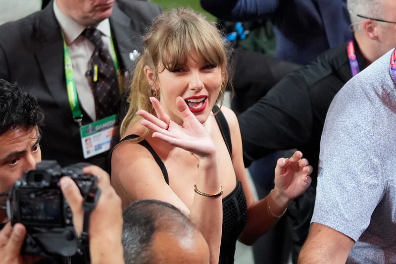 Super Bowl, Taylor Swift festeggia con il fidanzato 1