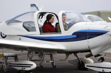 Kate Middleton in visita ai cadetti della Royal Air Force 5