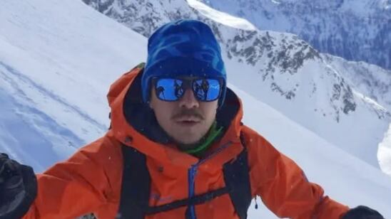 Voleva aiutare una collega bloccata sulla montagna: morto l'alpinista italiano Luca Sinigaglia