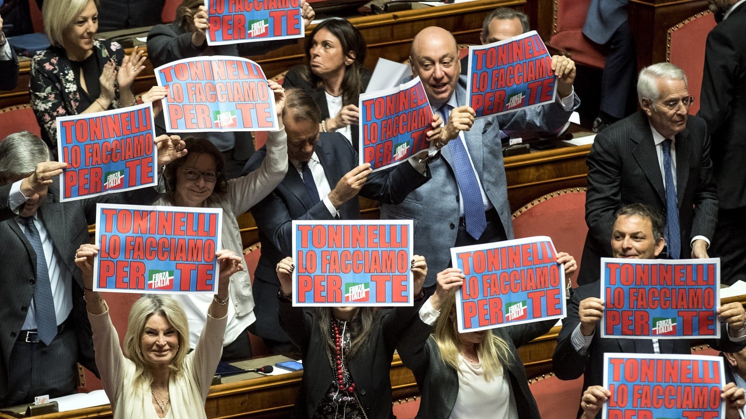 Tra "manette" e Google, scoppia la bagarre in Senato