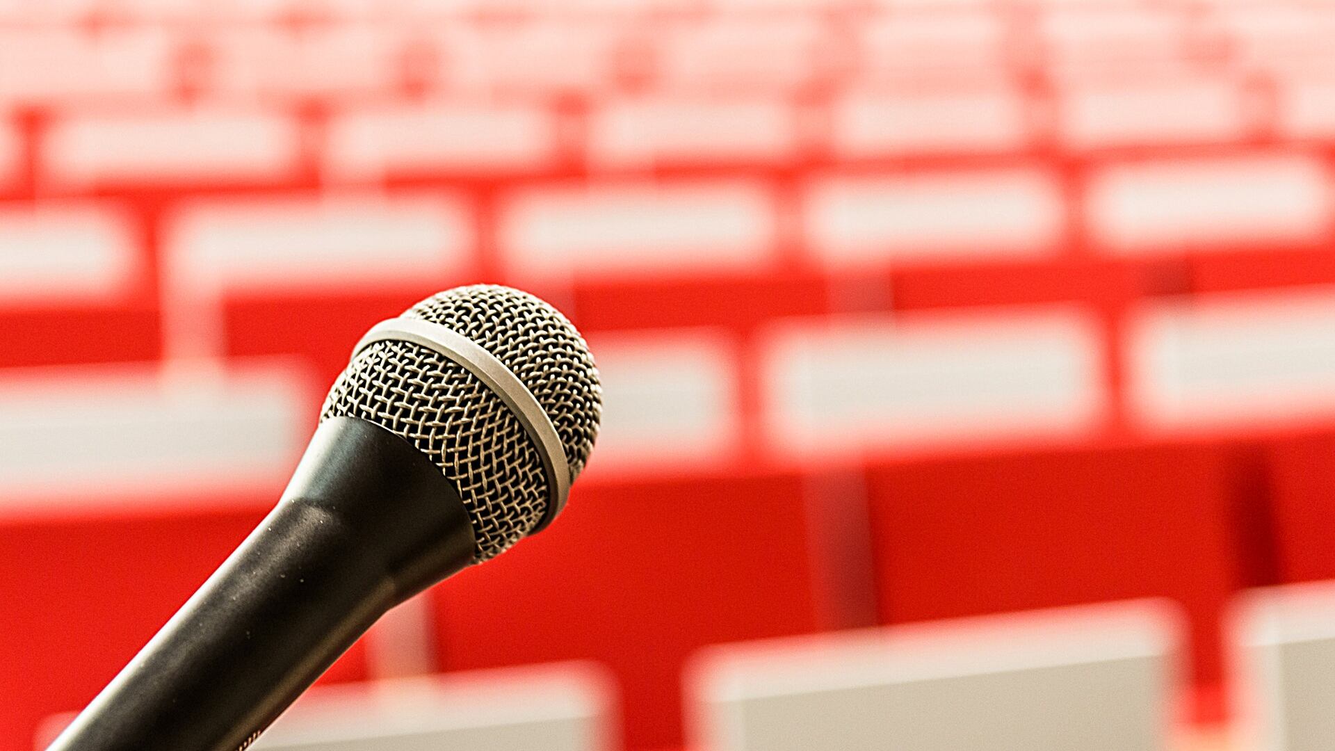 Parlare in pubblico: le strategie più utili per un discorso efficace