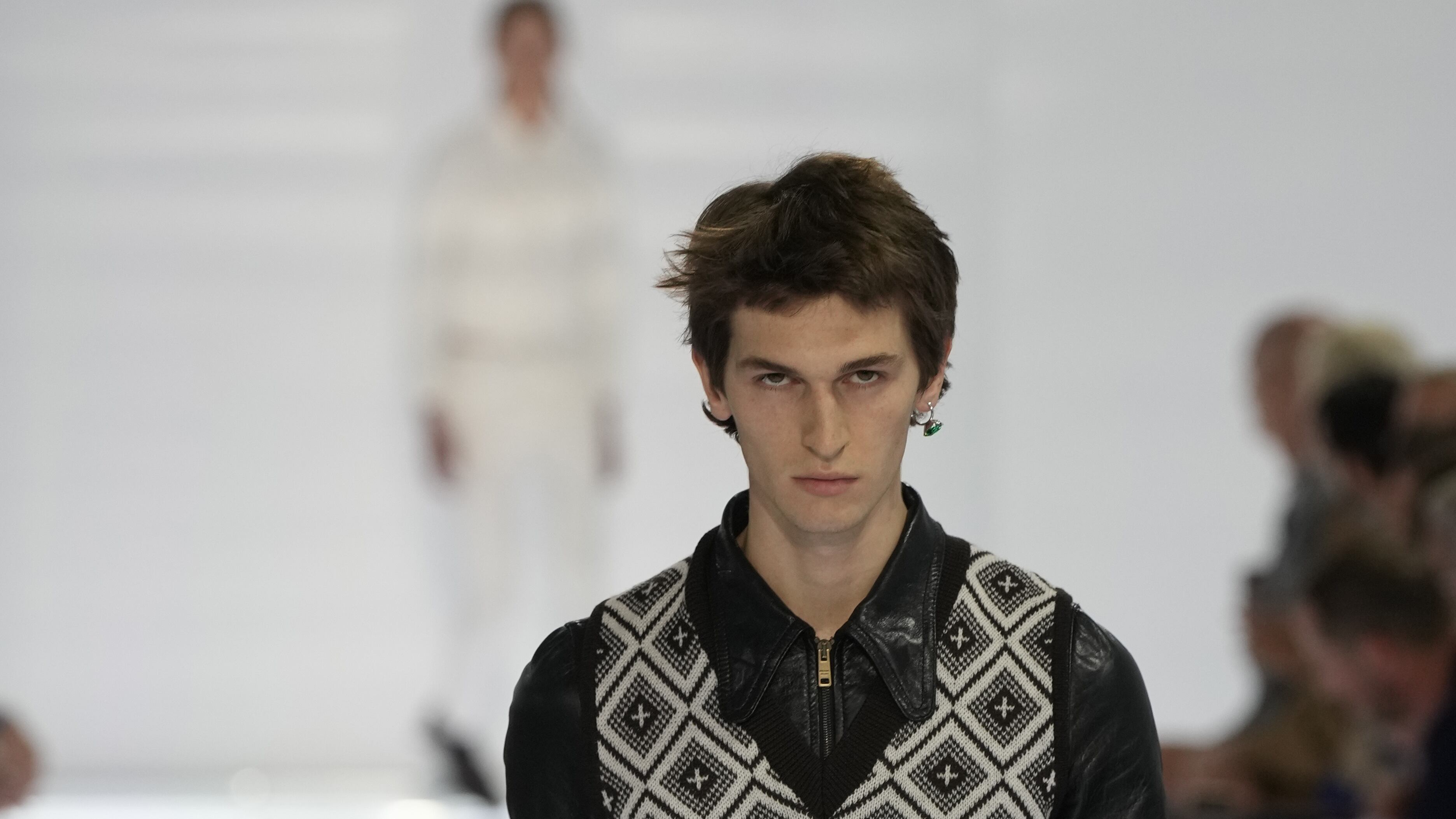 Ritorno all'essenziale, così Prada sconfigge le inutili complicazioni