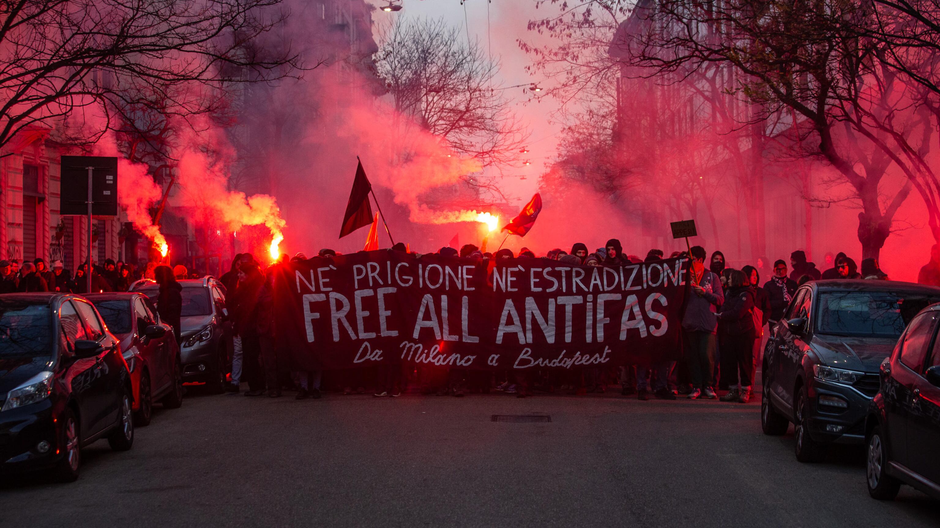 Antifa europei nel mirino Usa: "Sono terroristi". Colpiti anche gli anarchici di Cospito