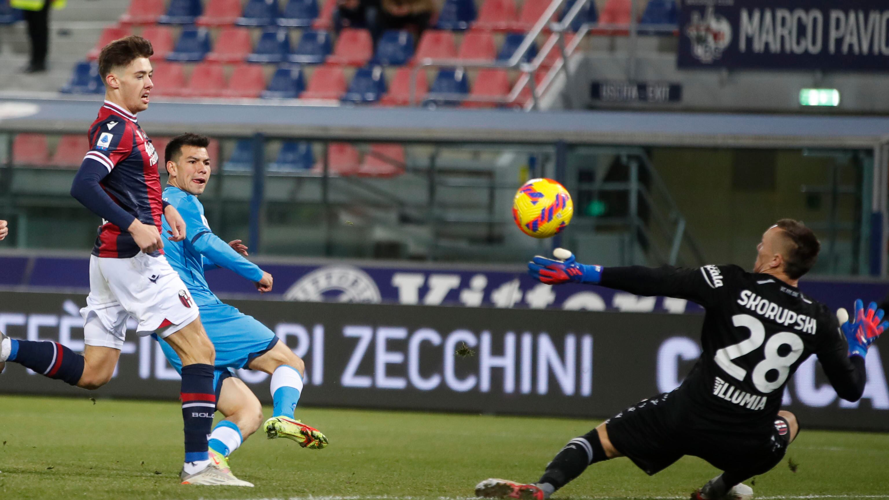 Napoli, se un tweet oscura i gol di Lozano