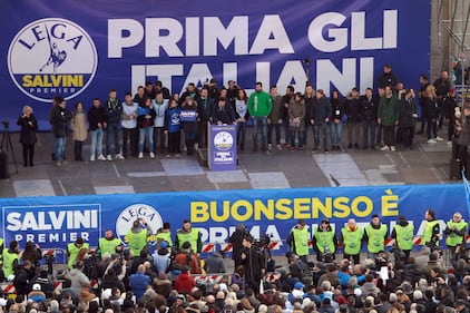 Salvini in piazza Duomo a Milano 2