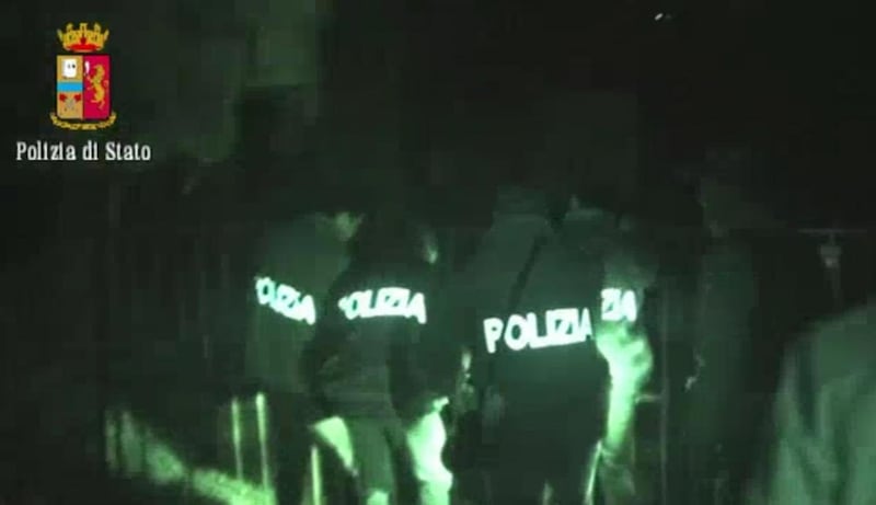 Il blitz per arrestare il "foreign fighter" 2