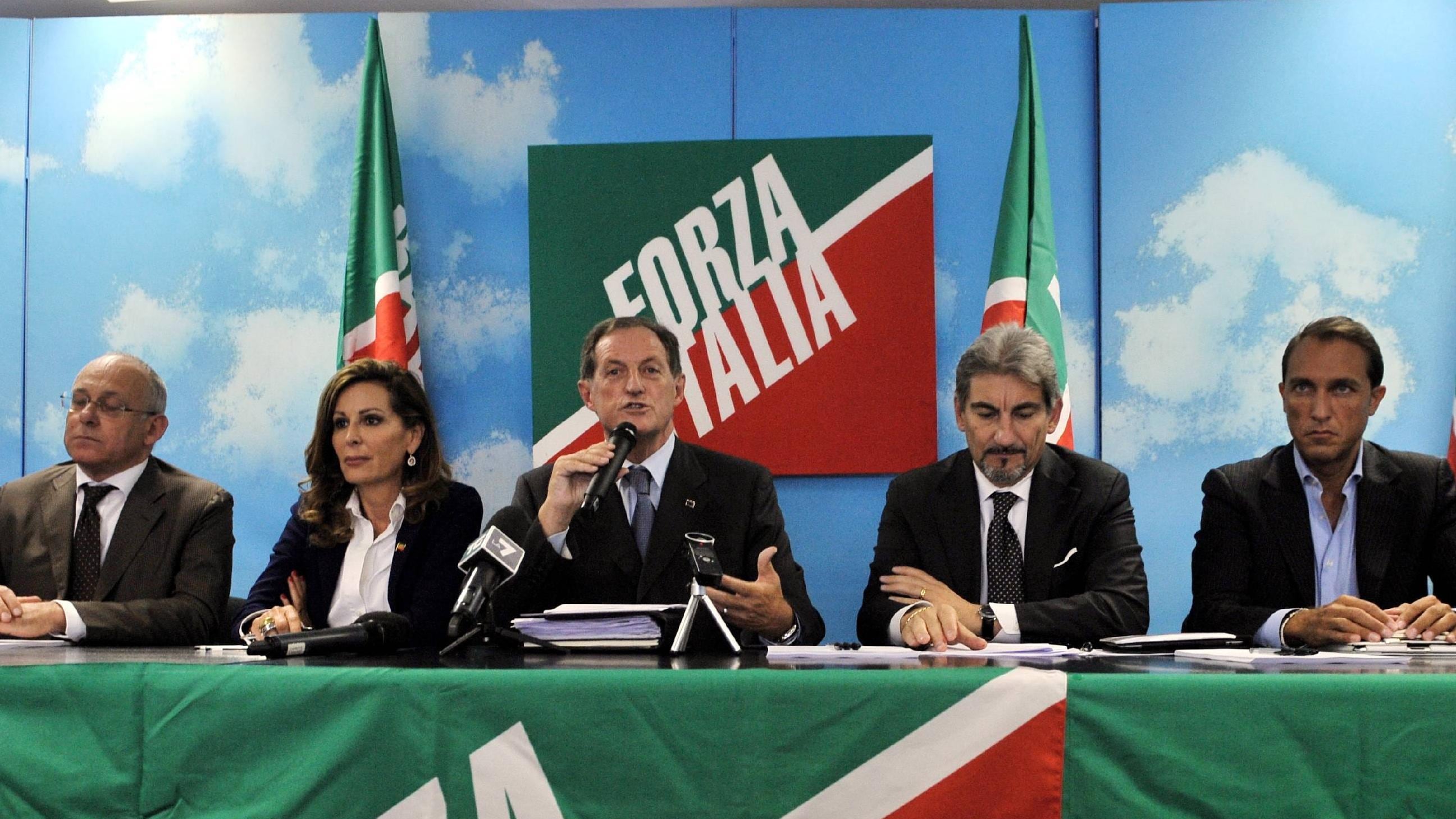 Pdl in soffitta, gruppi di Forza Italia