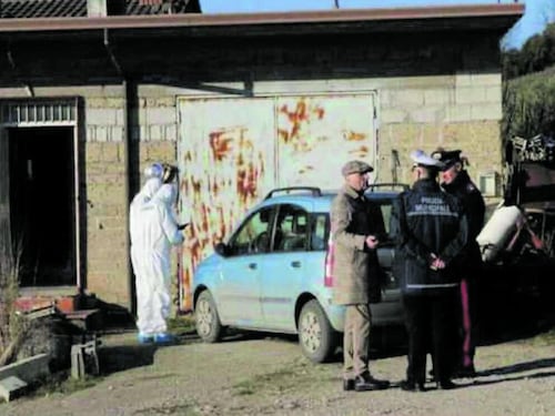 Spara con il fucile e ferisce la moglie