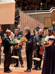 Trionfo alla Philharmonie di Berlino nel nome di Giuseppe Sinopoli: 1.800 spettatori acclamano la Philharmonia Orchestra e Robin Ticciati