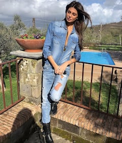 Cristina Buccino sexy in costume 4