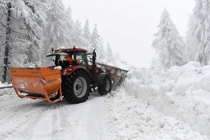 Sestriere, sommersa dalla neve 10