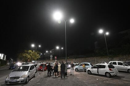 Terremoto ai Campi Flegrei, grande paura e gente in strada 11