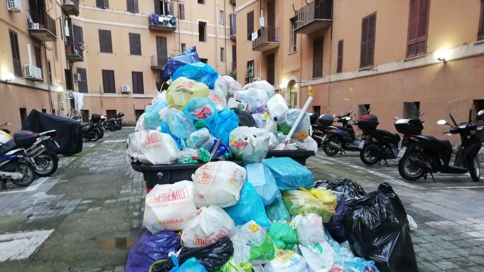 Roma, befana tra i rifiuti: piano Ama fallito