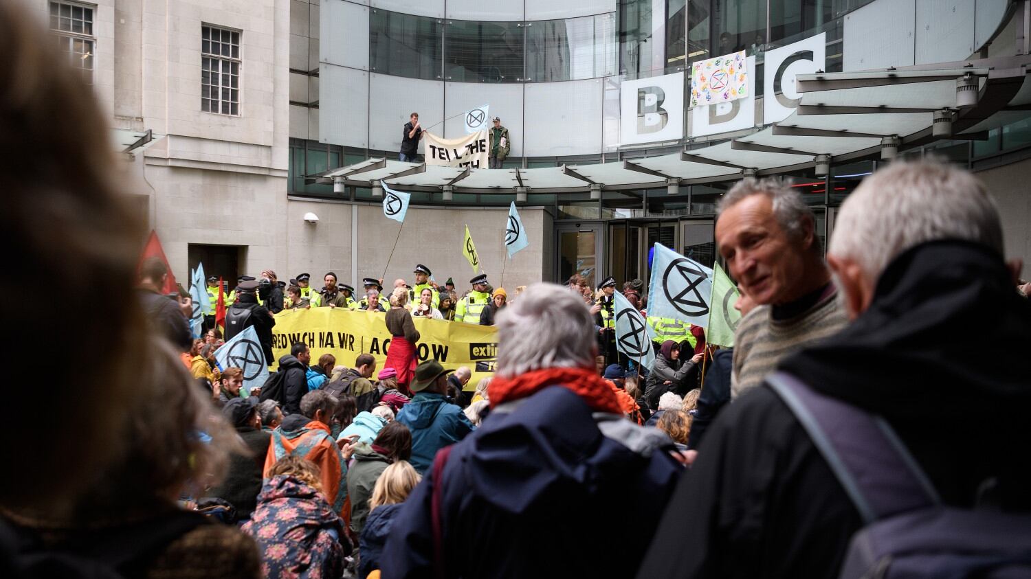 Extinction Rebellion, ecco chi finanzia gli eco-attivisti