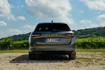 Skoda Superb, guarda la gallery 18