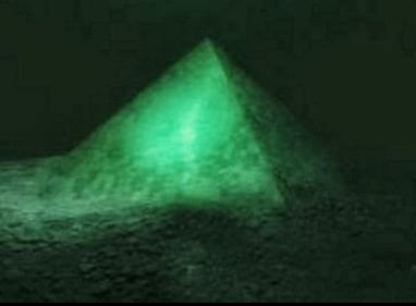 La piramide ritrovata sul fondale delle Azzorre 3