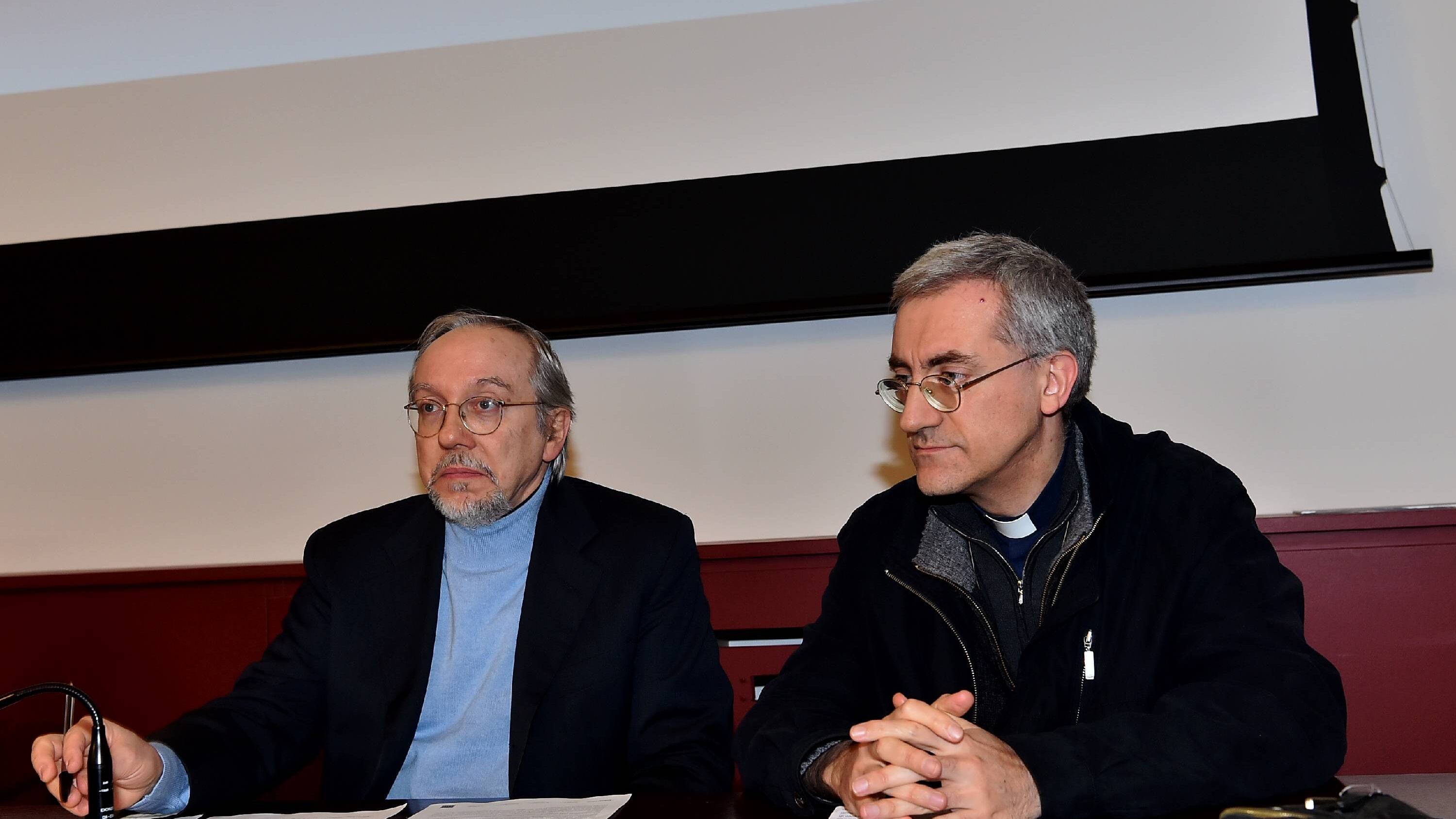 Dall'organo alla consolle. Il don che rende elettronica anche la Via Crucis di Martini