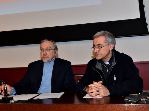 Dall'organo alla consolle. Il don che rende elettronica anche la Via Crucis di Martini