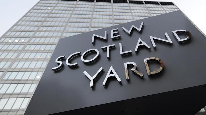 Gb, Scotland Yard: "Entrare nello spazio privato dei musulmani per fermare il radicalismo"
