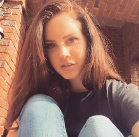 Lana Del Rey, ritorno malinconico per la sexy cantautrice 15