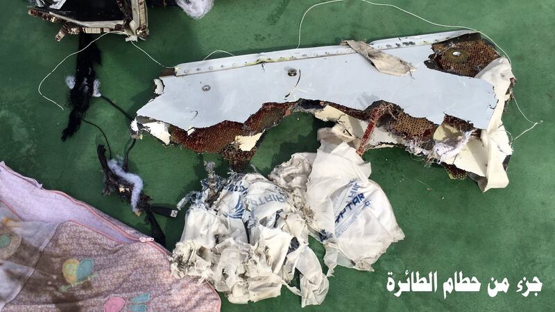Le prime foto dei rottami ​del volo Egyptair 3