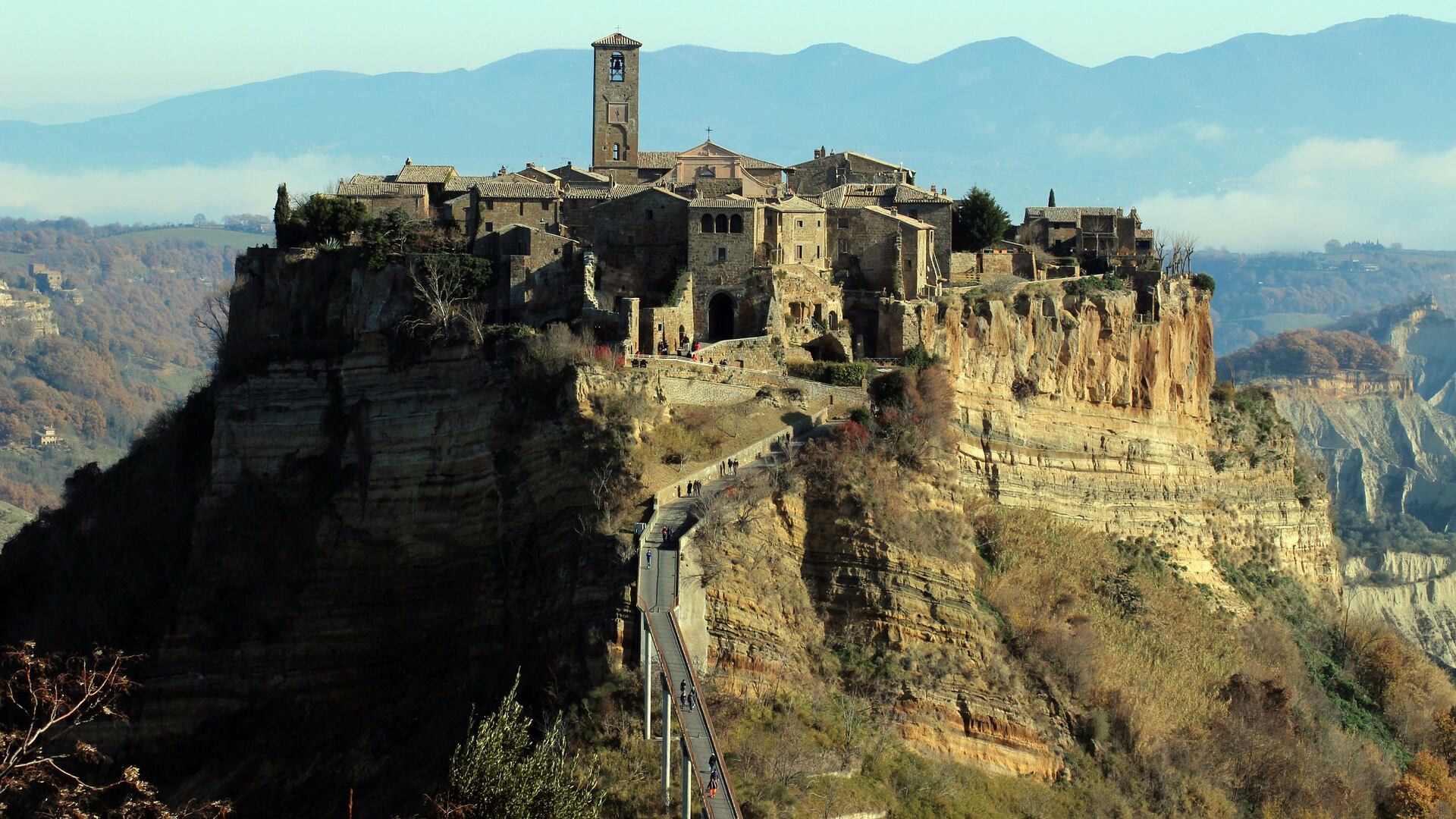 Civita di Bagnoregio: la "città che muore" nel verde del Lazio