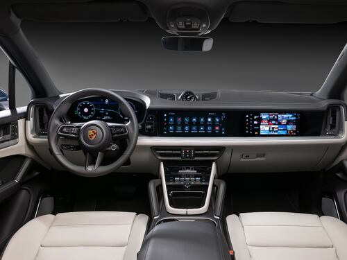 Porsche Cayenne 2023, debutta il Porsche Driver Experience