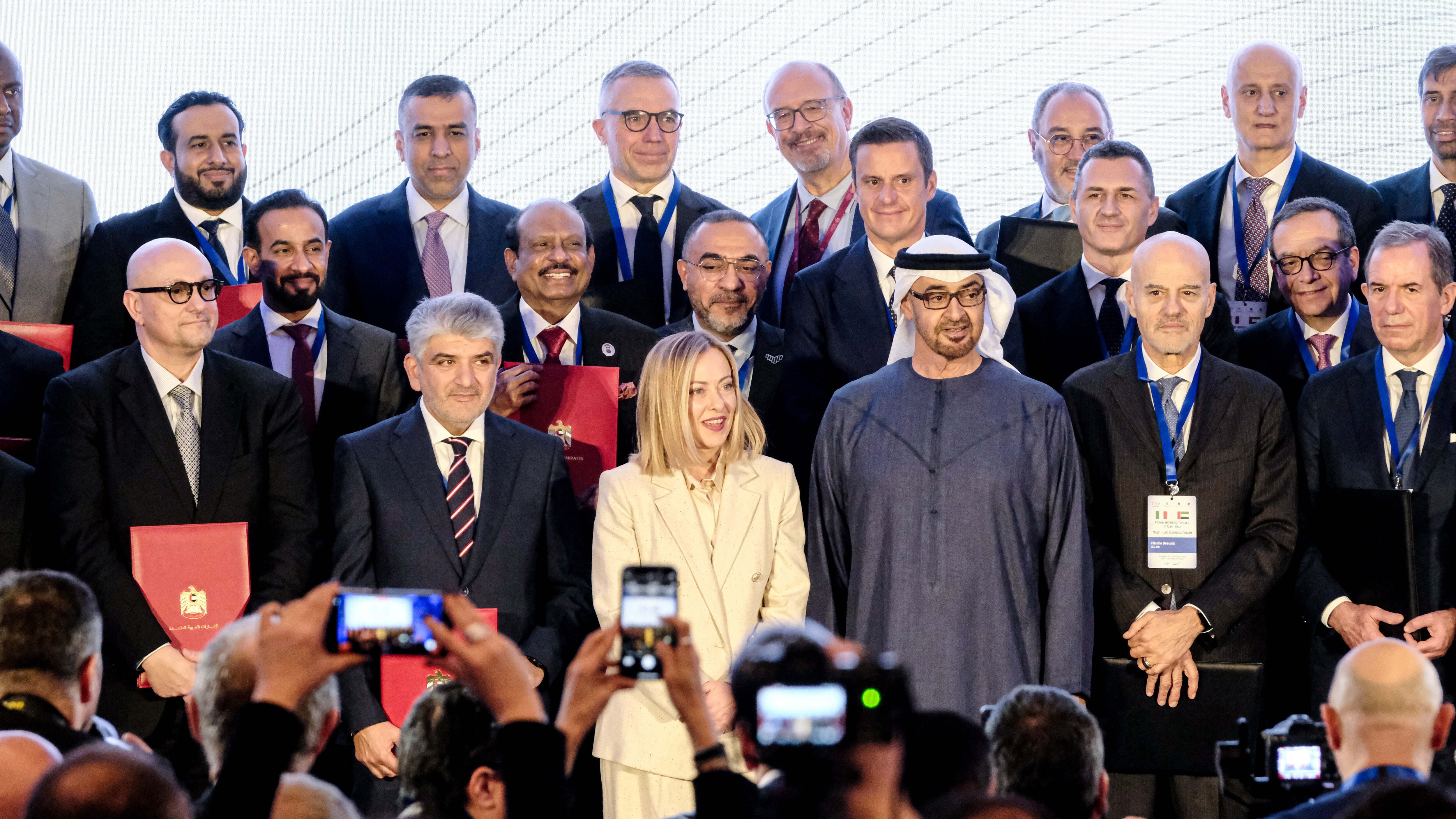 Gli accordi governativi tra Italia e Emirati Arabi Uniti