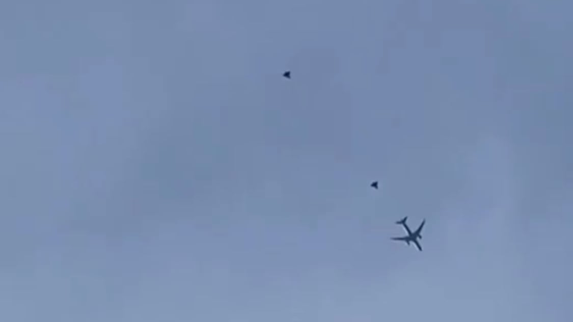 Allarme bomba sul volo New York-Delhi: aereo deviato a Fiumicino e scortato dagli Eurofighter