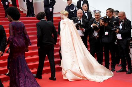 Elle Fanning, al Festival come una principessa 13