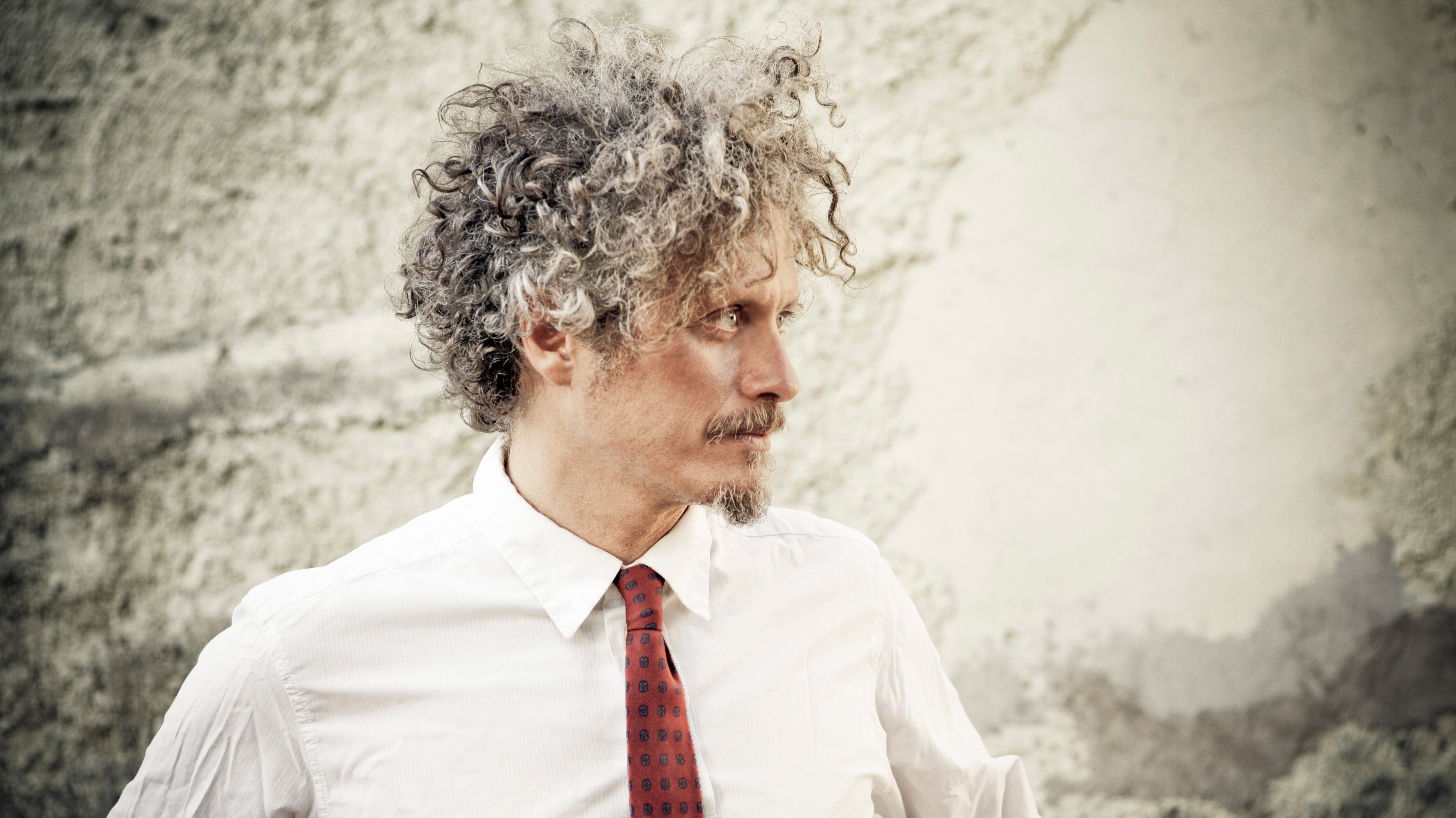 Niccolò Fabi rinasce meglio di prima (e più folk)