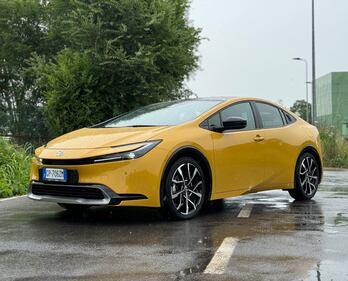 Toyota Prius 2024: guarda la gallery della nuova plug-in con 230 CV 2