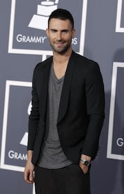 Adam Levine dei Maroon 5 nudo nel nuovo video 7
