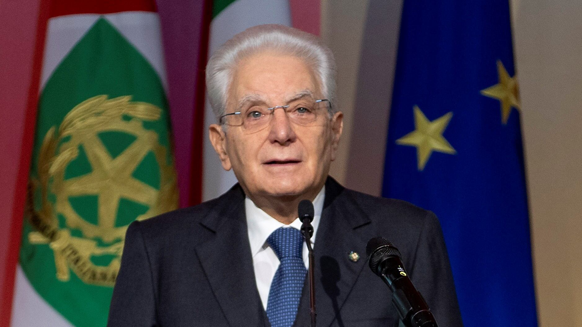 "Guardia alta sui contagi". Anche Mattarella vuole che Draghi resti premier