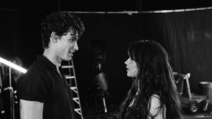 Shawn Mendes nega di avere una relazione con Camila Cabello