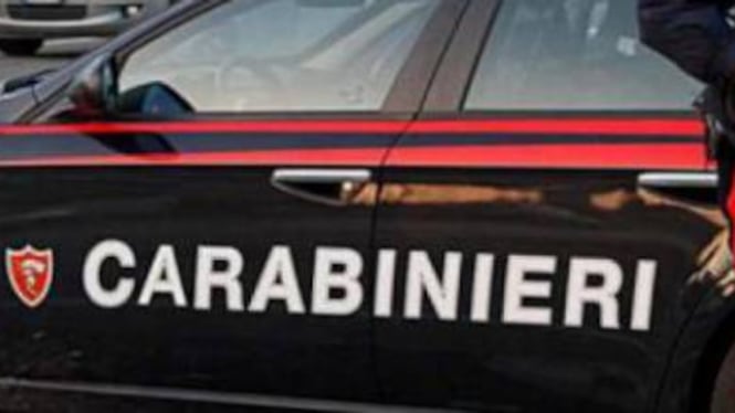 Nel Foggiano, tenta rapina con machete e poi si barrica in casa