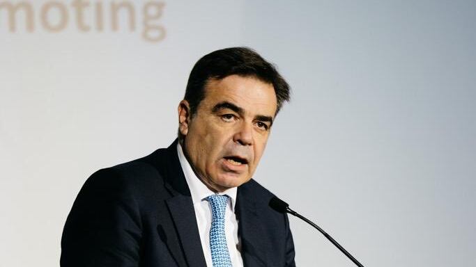 Ammoniva l'Italia ma elogiava il Qatar. Il caso che imbarazza la Commissione Ue