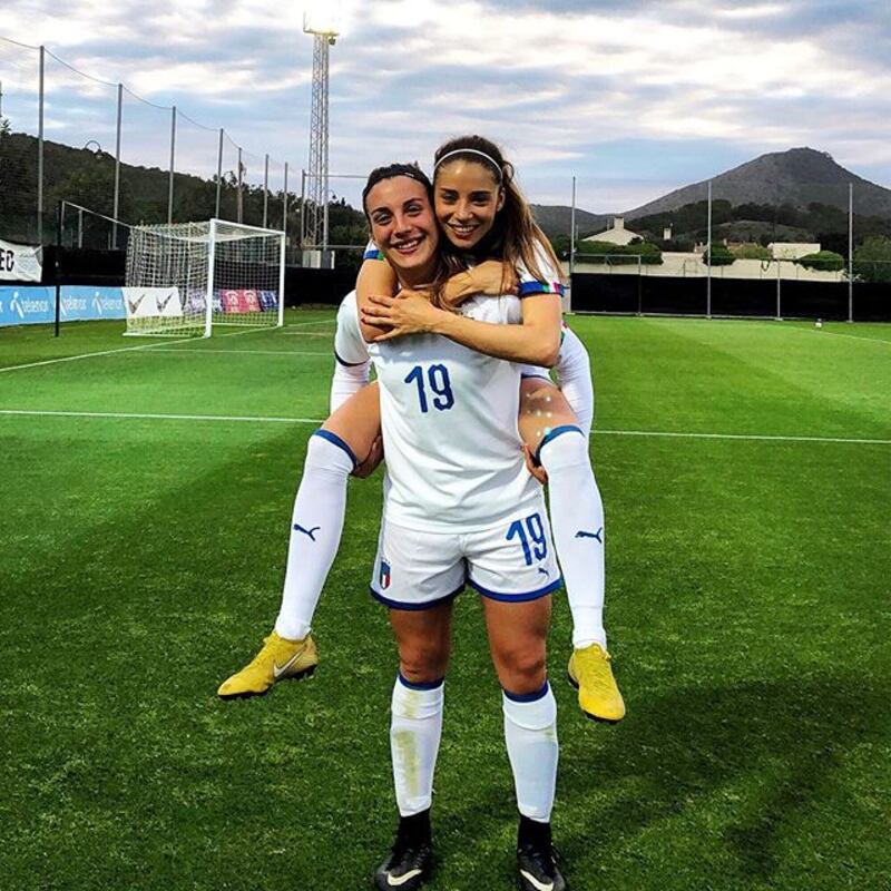 Eleonora Goldoni incanta sui social: gli scatti della giovane calciatrice azzurra 13