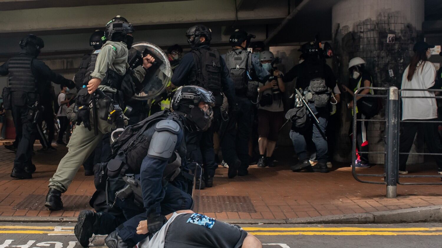 Hong Kong, polizia stronca manifestazione contro la Cina