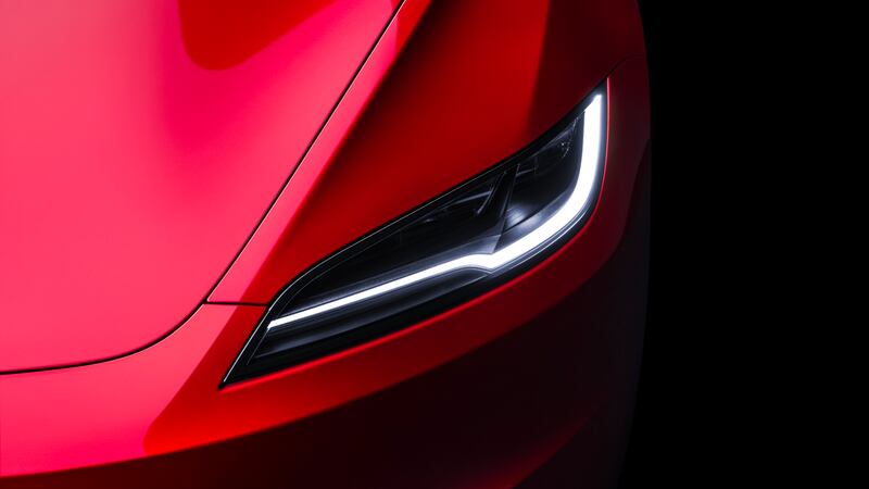 Tesla Model 3 restyling, guarda tutte le foto 2
