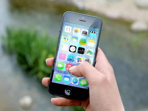 Fotocamera, mail e "Find me": ecco tutte le novità dell'aggiornamento per iPhone iOs 18.2