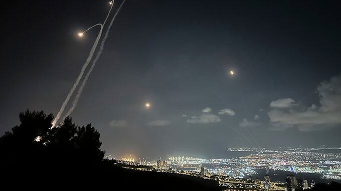 Notte di fuoco tra Israele e Libano: altri 20 razzi da Hezbollah. Beirut: "Già 492 morti"