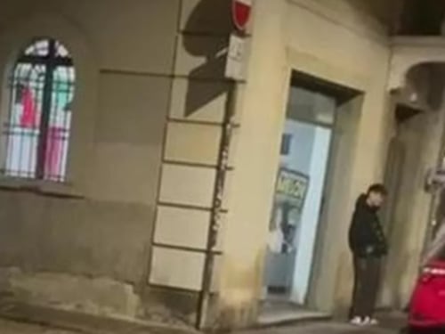 Cori fascisti, bufera sui giovani di Fdi a Parma. Donzelli: "Già commissariati"
