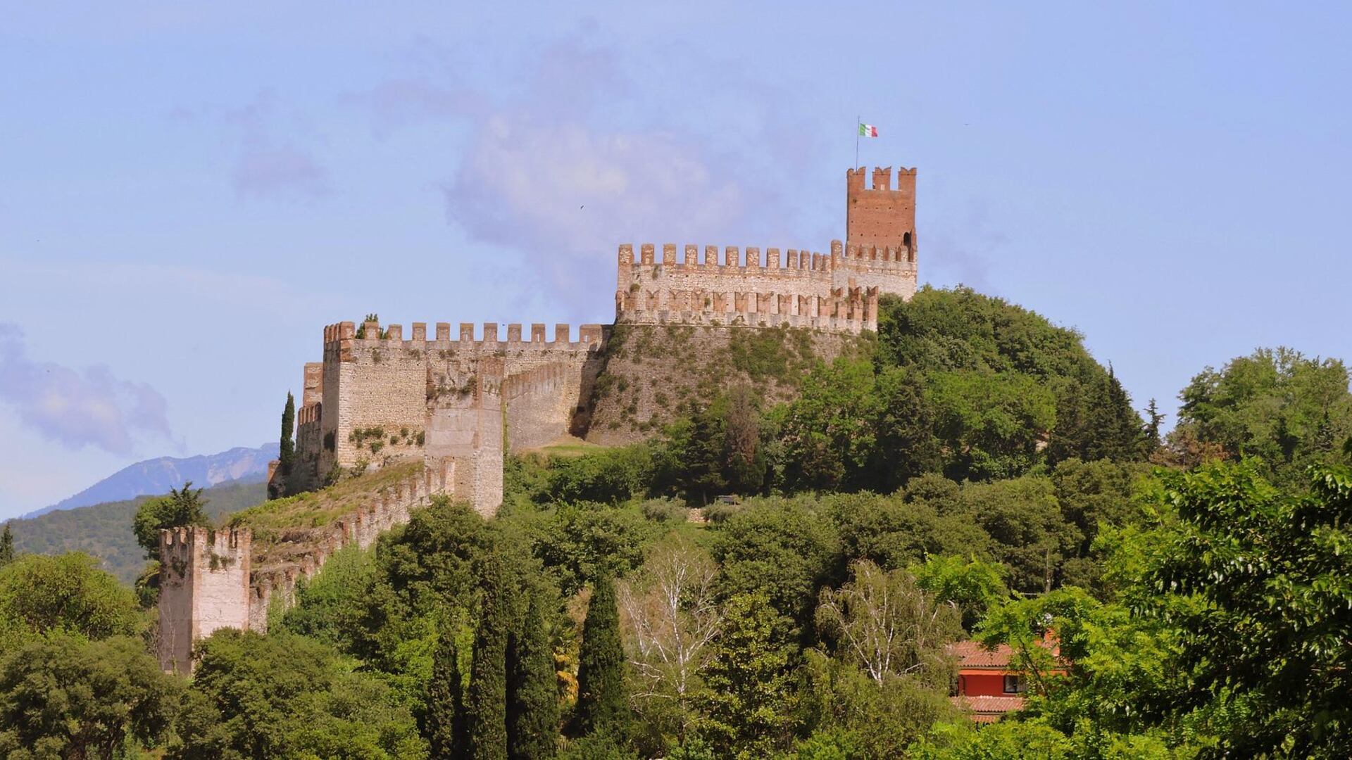 Castello di Soave, un viaggio nel Medioevo veronese