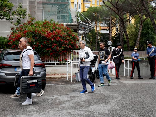 Il post d'addio sui social, poi la coppia viene trovata morta: il giallo a Roma